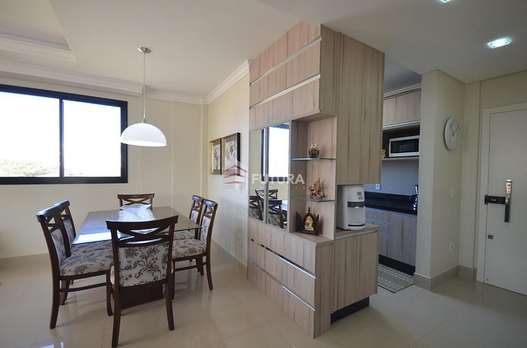 APARTAMENTO COM AMPLA VISTA PARA A PRAIA;