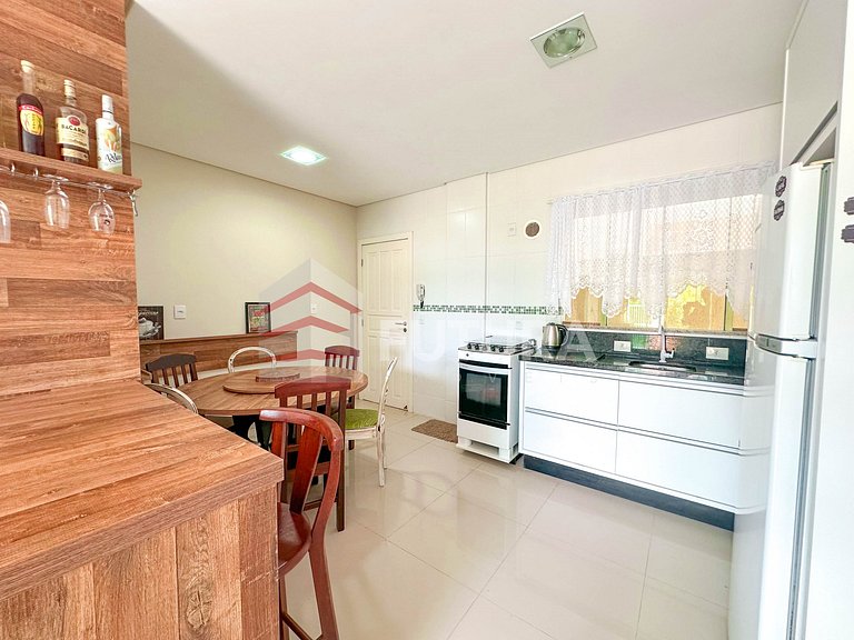 Apartamento com 03 dormitórios - LA268F