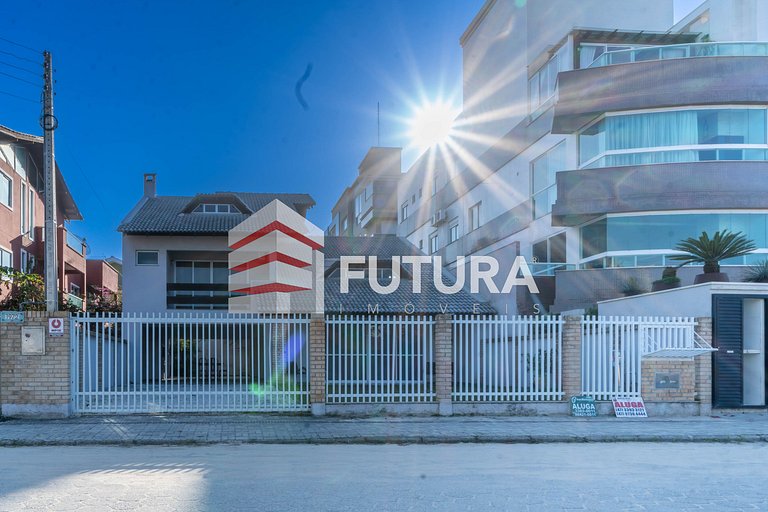 CASA DE ALTO PADRÃO COM 02 ANDARES EM MARISCAL - LC123F