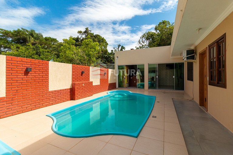 AMPLA CASA COM 05 DORMITÓRIOS E PISCINA - LC101F