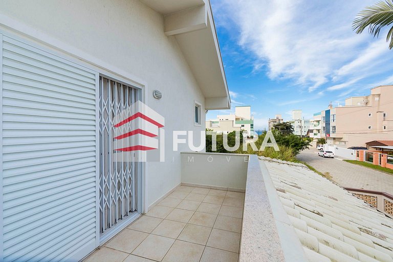CASA DE 3 DORMITÓRIOS A 200MTS DA PRAIA - LC132F