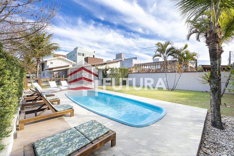 CASA ALTO PADRÃO 4 DORMITÓRIOS PISCINA - LC133F