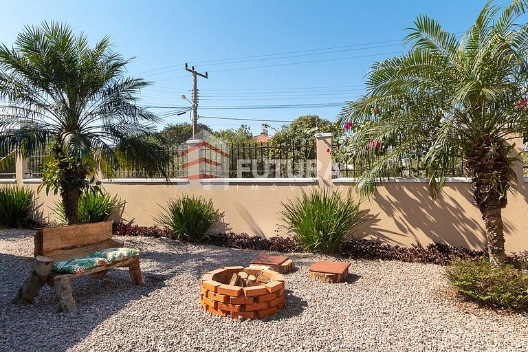 CASA DE 4 DORMITÓRIOS EM MARISCAL - LC137F
