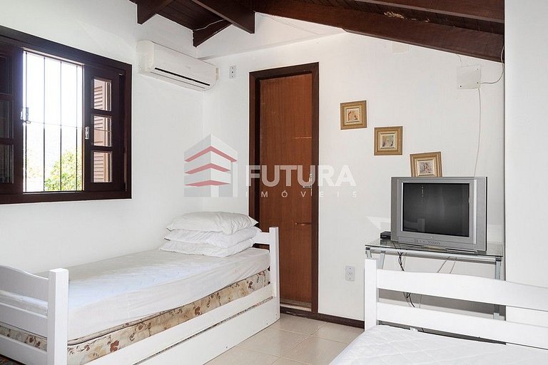 CASA DE 4 DORMITÓRIOS EM MARISCAL - LC137F