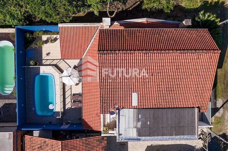 CASA COM PISCINA EM MARISCAL