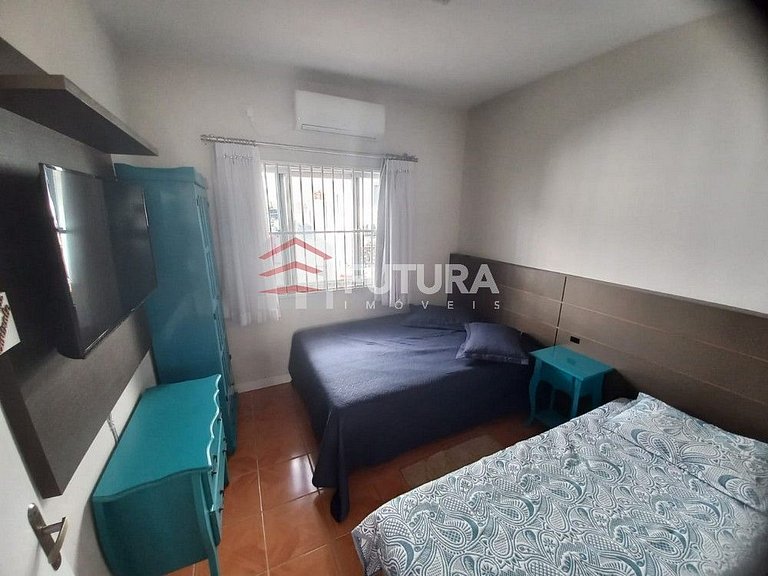 CASA COM PISCINA EM ZIMBROS - LC140F