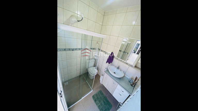 CASA COM PISCINA EM ZIMBROS - LC140F