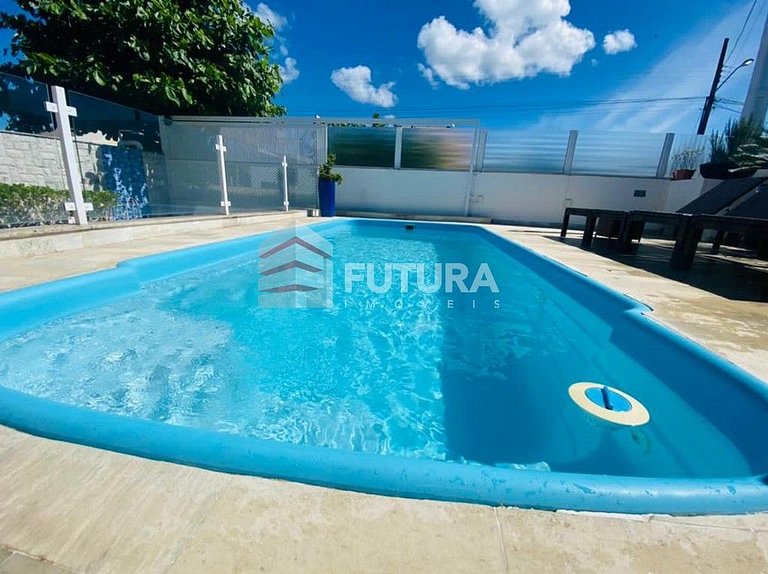 CASA COM PISCINA EM ZIMBROS - LC140F