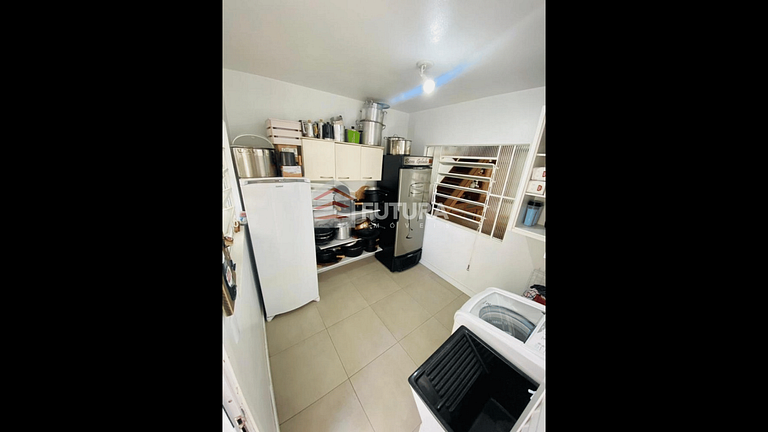 CASA COM PISCINA EM ZIMBROS - LC140F