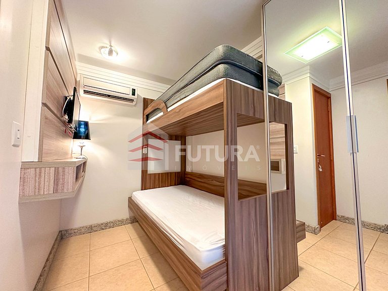 SOBRADO TRIPLEX COM PISCINA - LC001EF