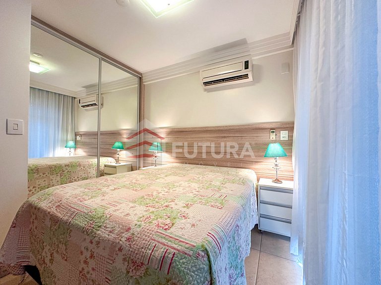 SOBRADO TRIPLEX COM PISCINA - LC001EF