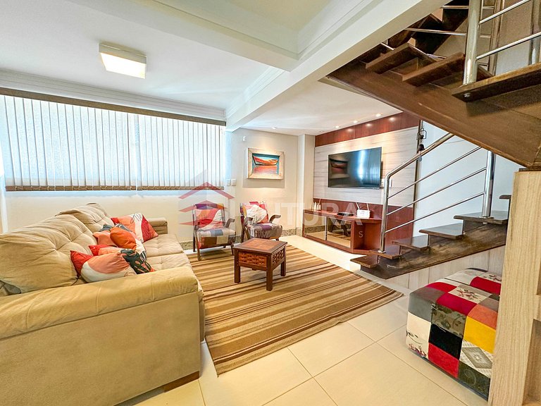 SOBRADO TRIPLEX COM PISCINA - LC001EF