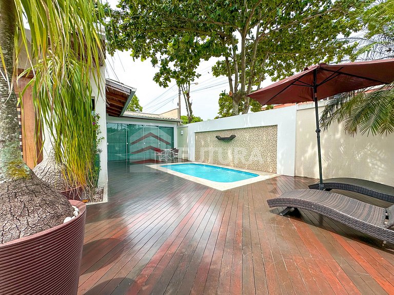 SOBRADO TRIPLEX COM PISCINA - LC001EF
