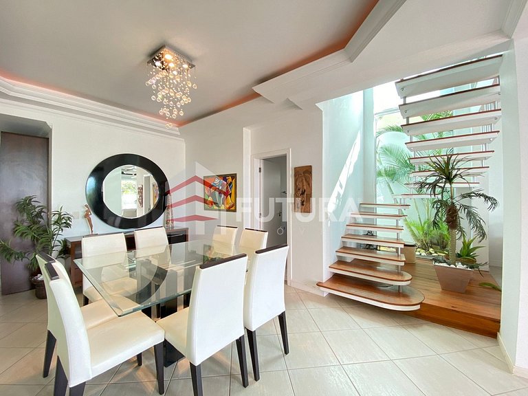 CASA COM PISCINA E 04 SUÍTES - LC111F
