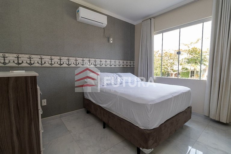 CASA COM PISCINA E 03 DORMITÓRIOS - LC118F