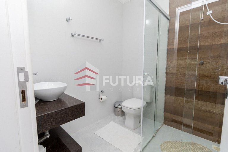 CASA COM PISCINA E 03 DORMITÓRIOS - LC118F