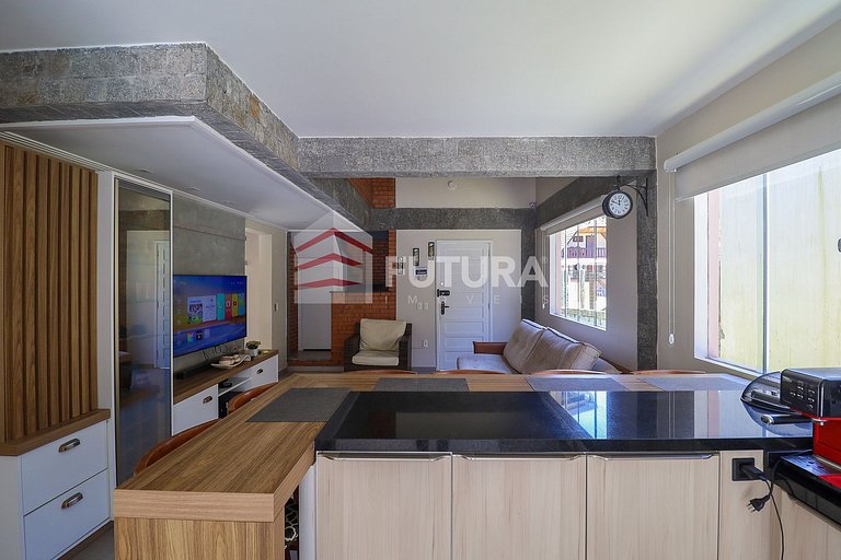 CASA COM PISCINA E 03 DORMITÓRIOS - LC118F
