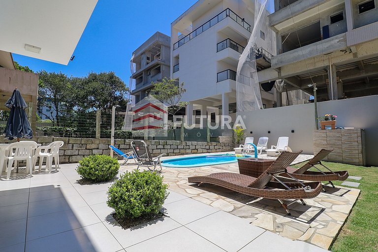 CASA COM PISCINA E 03 DORMITÓRIOS - LC118F