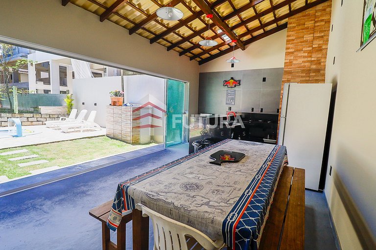 CASA COM PISCINA E 03 DORMITÓRIOS - LC118F