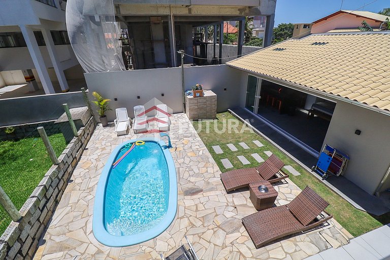 CASA COM PISCINA E 03 DORMITÓRIOS - LC118F