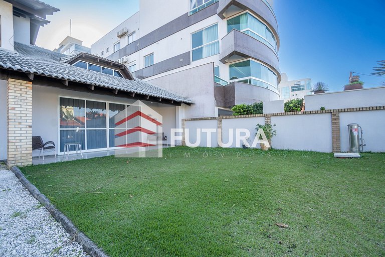 CASA COM 03 SUÍTES NA PRAIA DO MARISCAL - LC125F