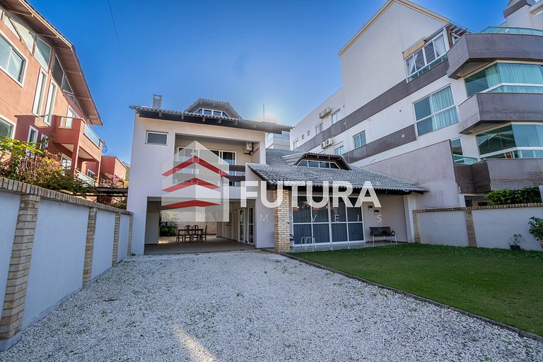 CASA COM 03 SUÍTES NA PRAIA DO MARISCAL - LC125F