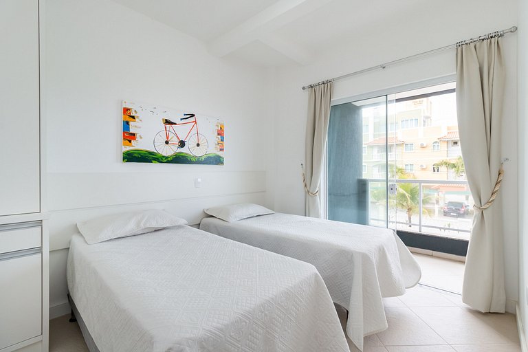 Apartamento 02 dormitórios frente mar - LA214F