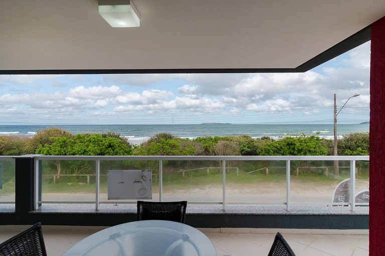 Apartamento 02 dormitórios frente mar - LA214F
