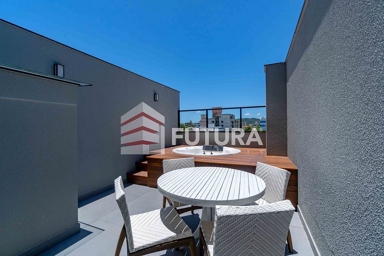 TRIPLEX COM PISCINA E 03 SUÍTES - LA259F