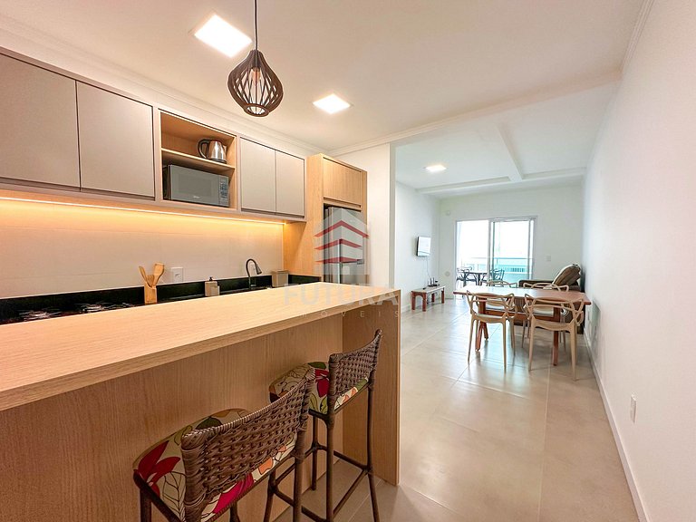 APARTAMENTO DE 02 DORMITORIOS A 100 MTS DA PRAIA;