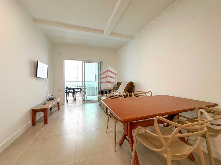 APARTAMENTO DE 02 DORMITORIOS A 100 MTS DA PRAIA;