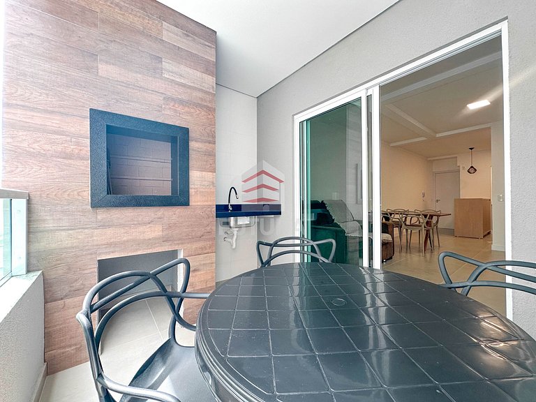 APARTAMENTO DE 02 DORMITORIOS A 100 MTS DA PRAIA;