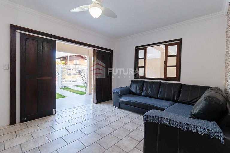 CASA COM PISCINA E 05 DORMITÓRIOS - LC101F