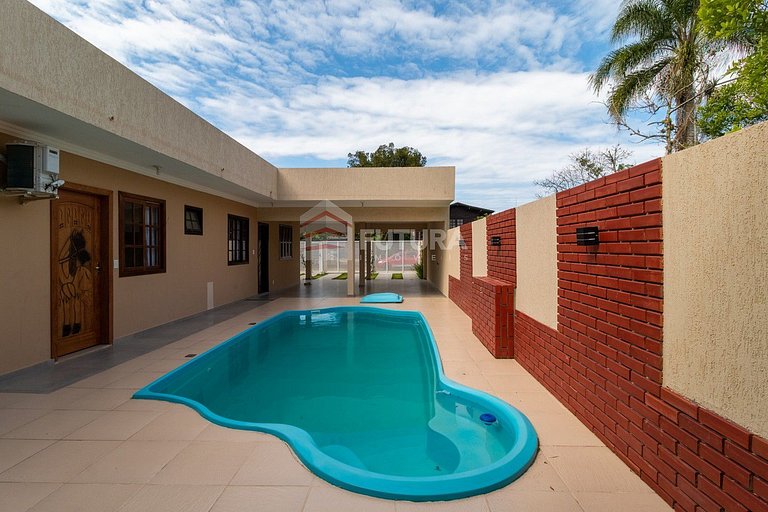 CASA COM PISCINA E 05 DORMITÓRIOS - LC101F