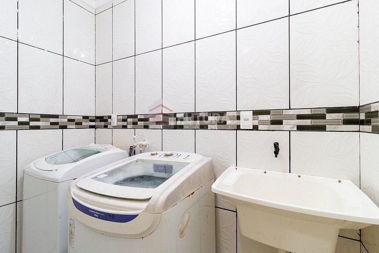 CASA COM PISCINA E 05 DORMITÓRIOS - LC101F
