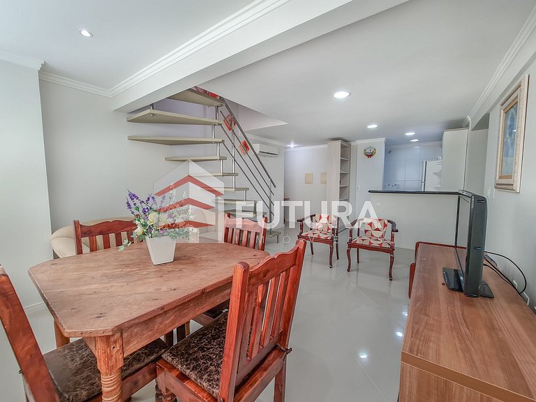 DUPLEX COM 02 DORMITORIOS A 20MTS DO MAR;