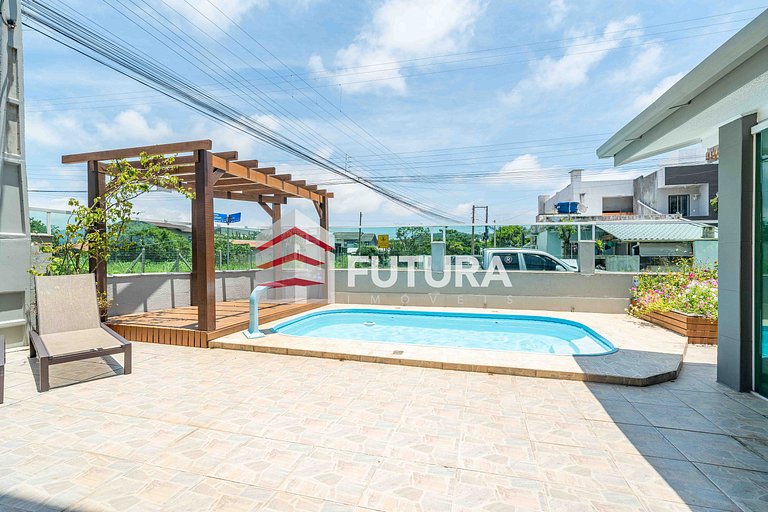CASA ALTO PADRÃO COM PISCINA EM MARISCAL - LC135F
