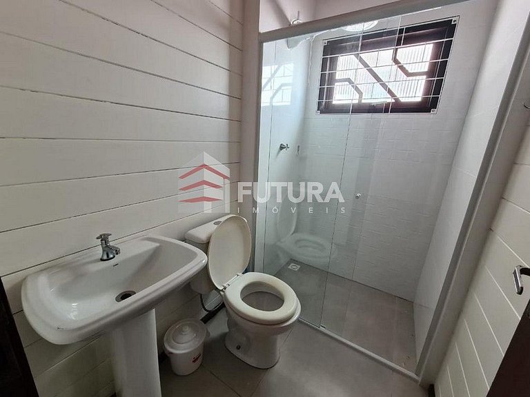 CASA COM 03 DORMITÓRIOS 200 MTS DO MAR - LC138F