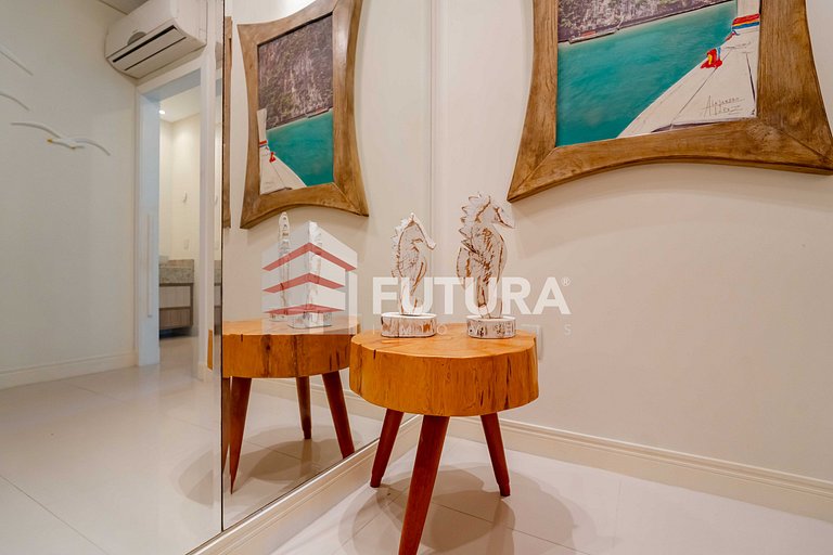 Apartamento com 03 dormitórios - LA003EF
