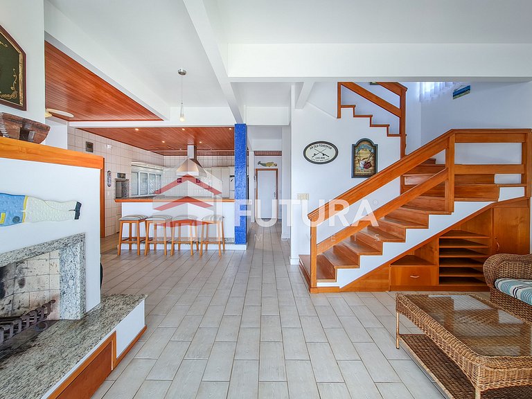 Casa beira mar com 05 dormitórios - LC113F