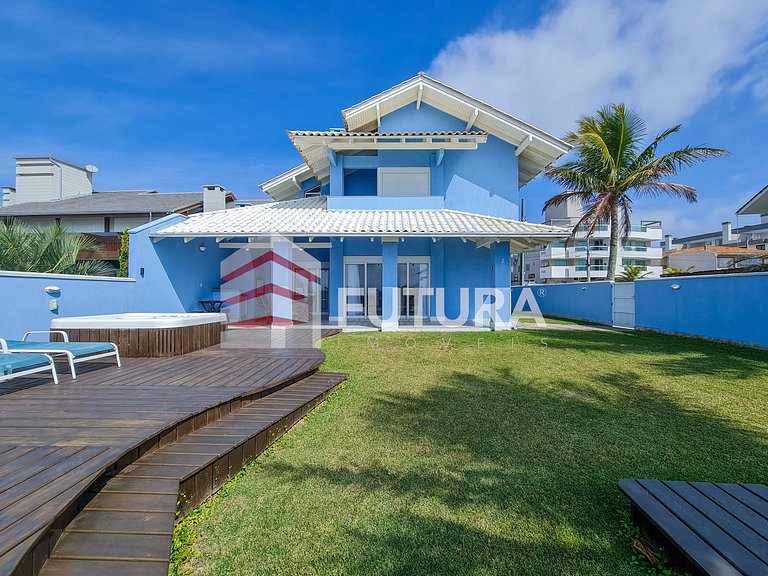 Casa beira mar com 05 dormitórios - LC113F