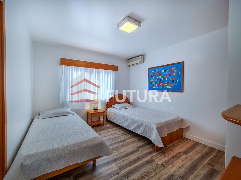 Casa beira mar com 05 dormitórios - LC113F
