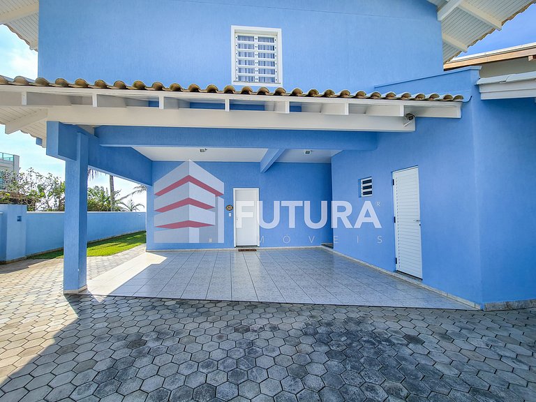 Casa beira mar com 05 dormitórios - LC113F
