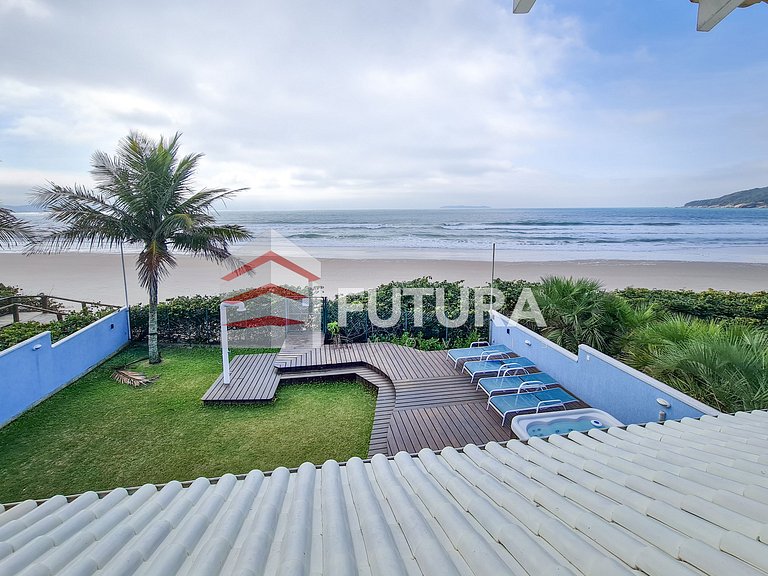 Casa beira mar com 05 dormitórios - LC113F