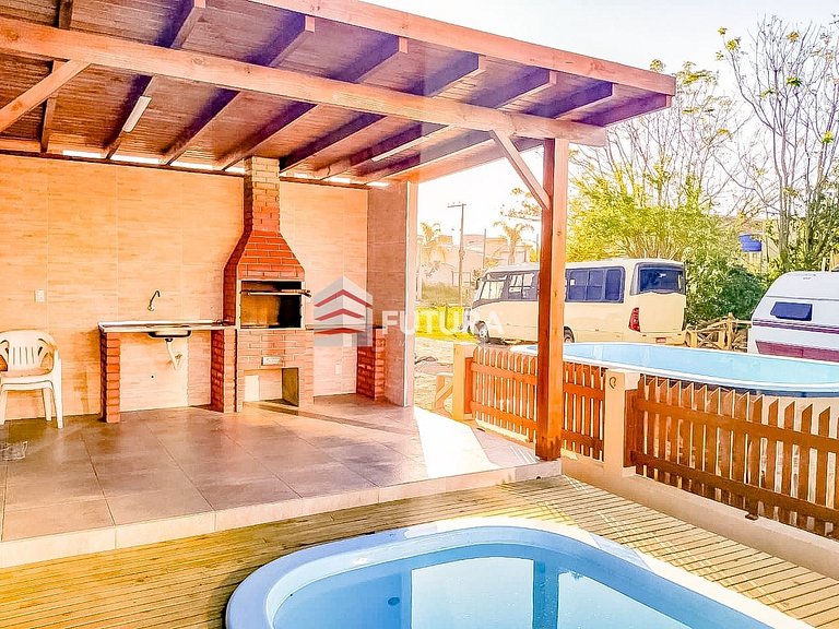 Casa com piscina no Mariscal - LC146F