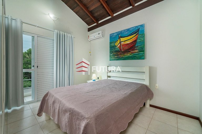 CASA COM 04 DORMITÓRIOS E PSICINA - LC139F