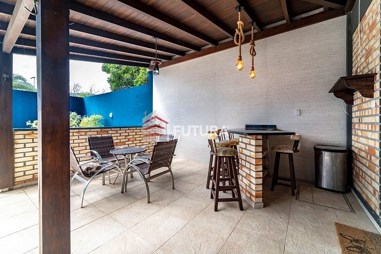 CASA COM 04 DORMITÓRIOS E PSICINA - LC139F