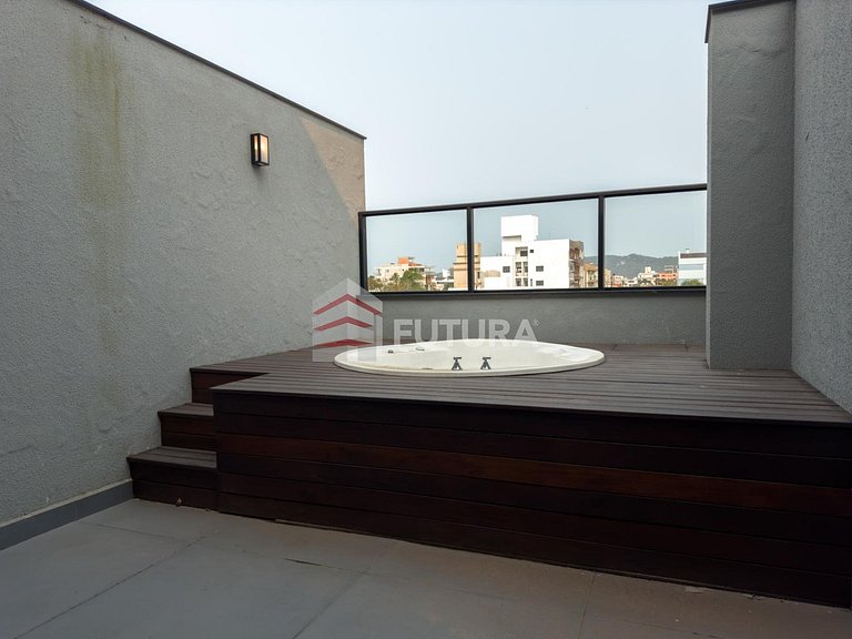 SOBRADO TRIPLEX COM JACUZZI