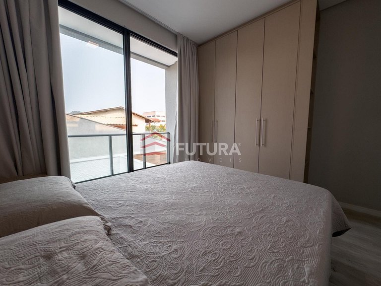 SOBRADO TRIPLEX COM JACUZZI