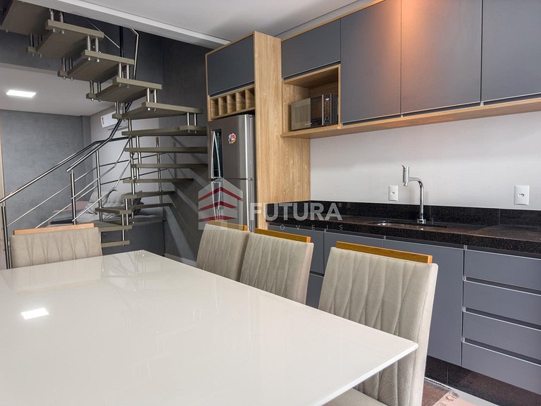 SOBRADO TRIPLEX COM JACUZZI